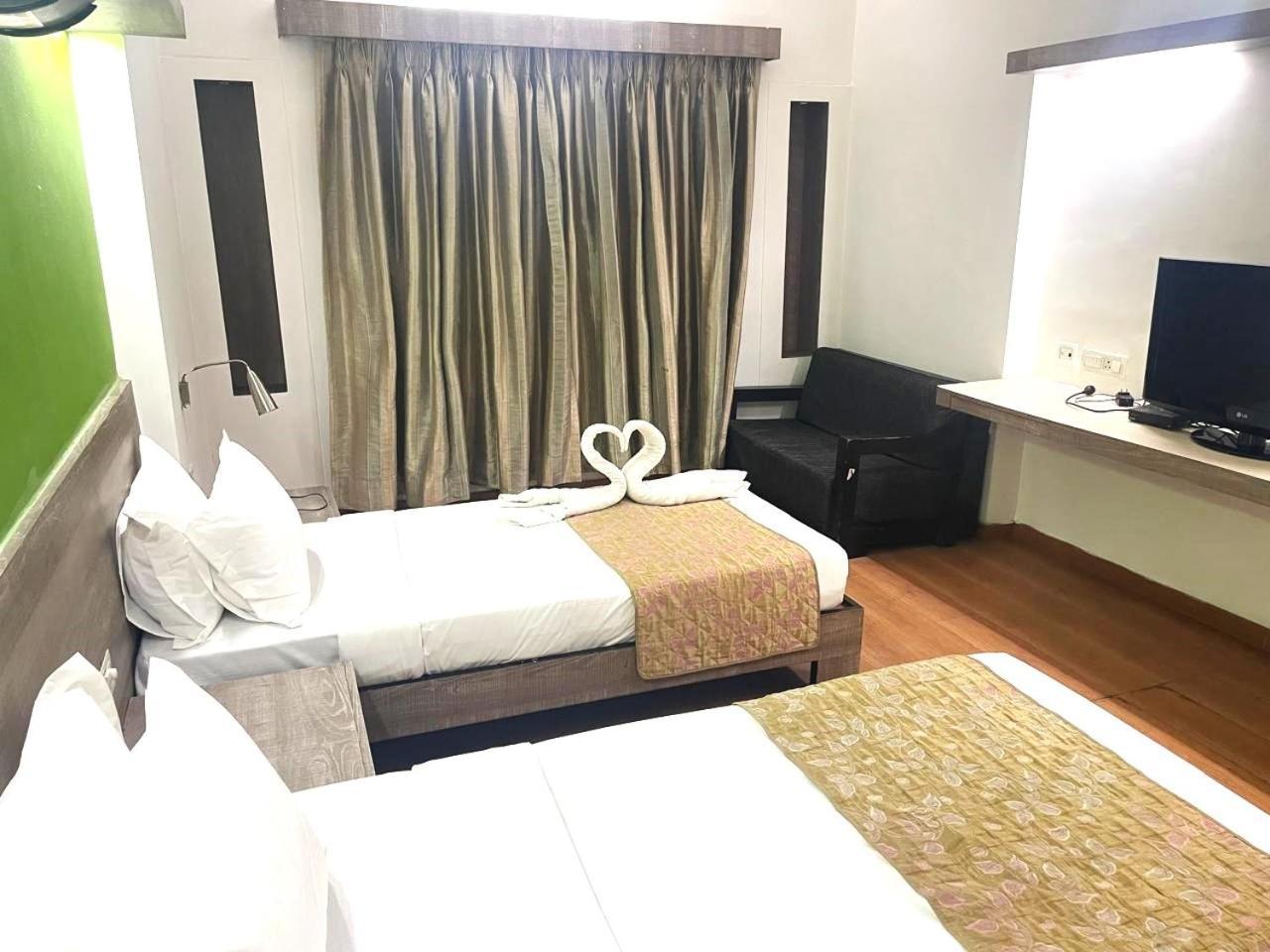 The Sky Imperial, Gandhinagar Hotel Bagian luar foto