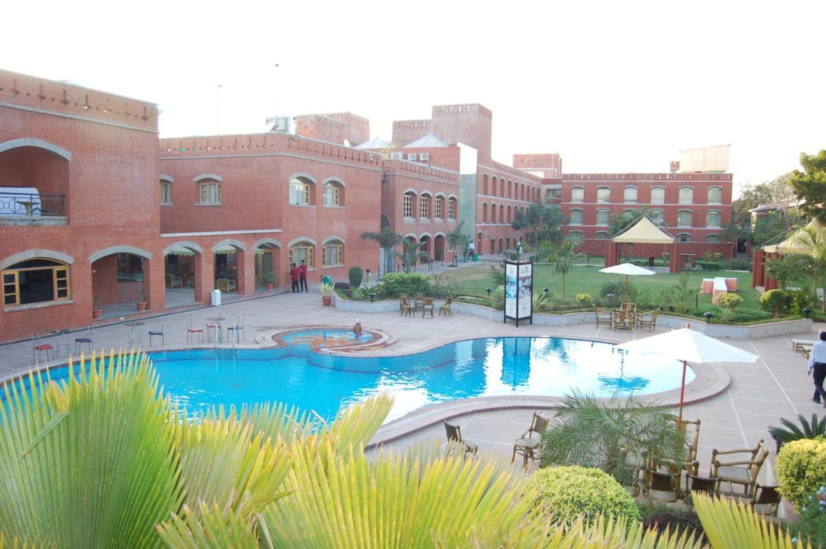 The Sky Imperial, Gandhinagar Hotel Bagian luar foto