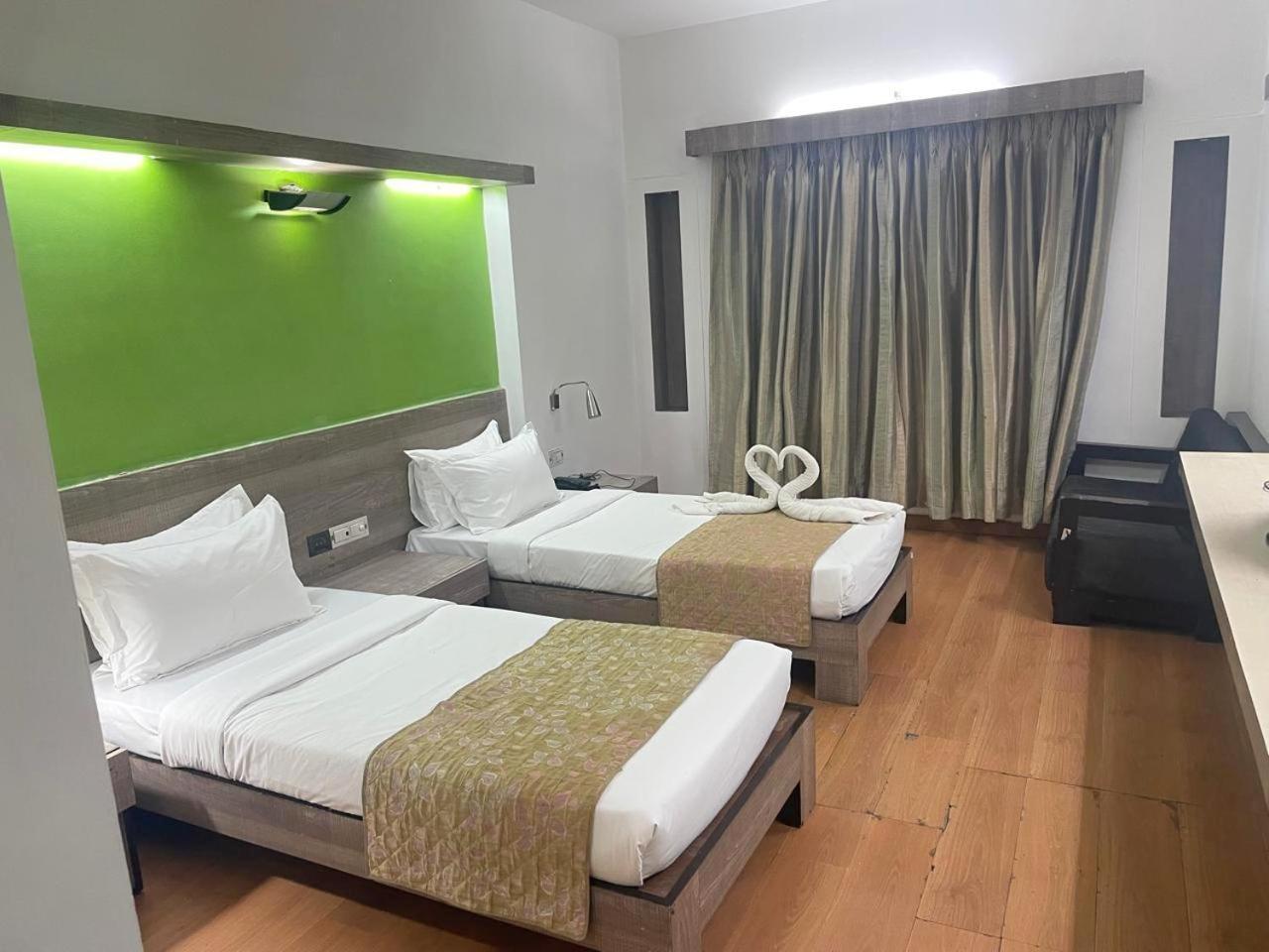 The Sky Imperial, Gandhinagar Hotel Bagian luar foto