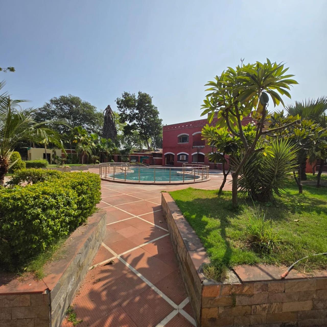 The Sky Imperial, Gandhinagar Hotel Bagian luar foto