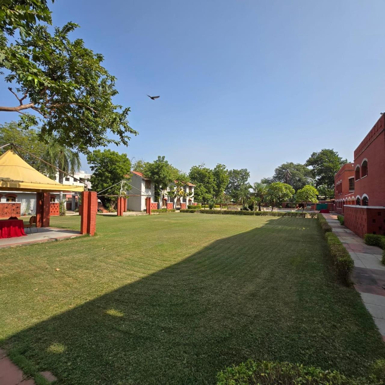 The Sky Imperial, Gandhinagar Hotel Bagian luar foto