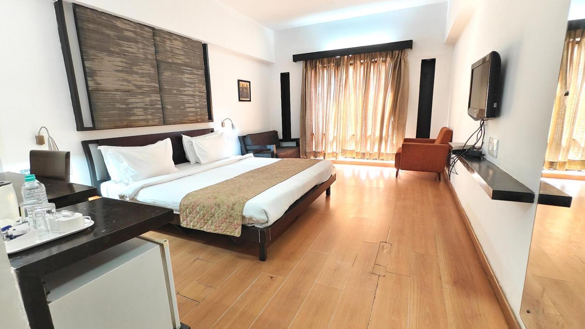 The Sky Imperial, Gandhinagar Hotel Bagian luar foto