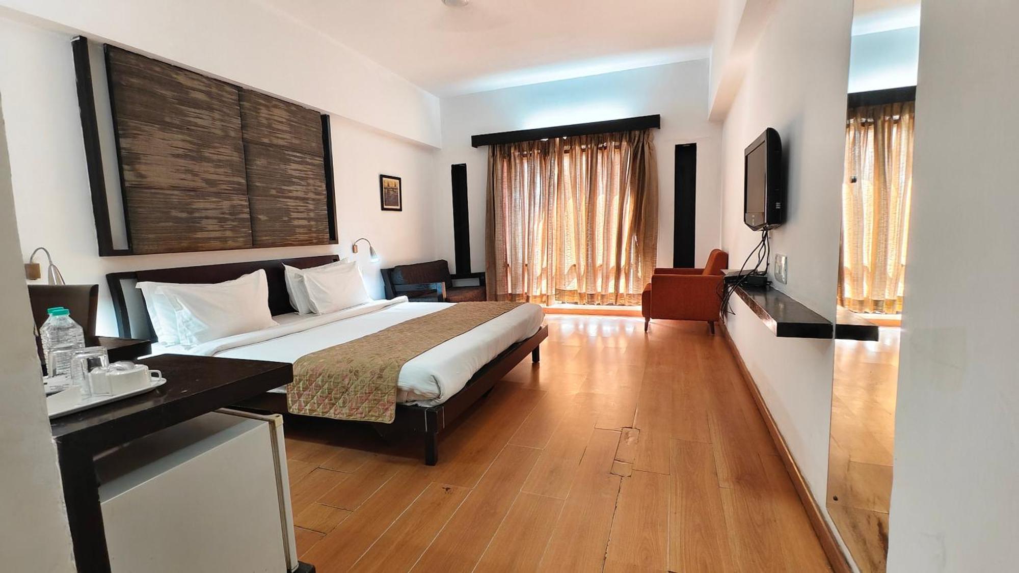 The Sky Imperial, Gandhinagar Hotel Bagian luar foto