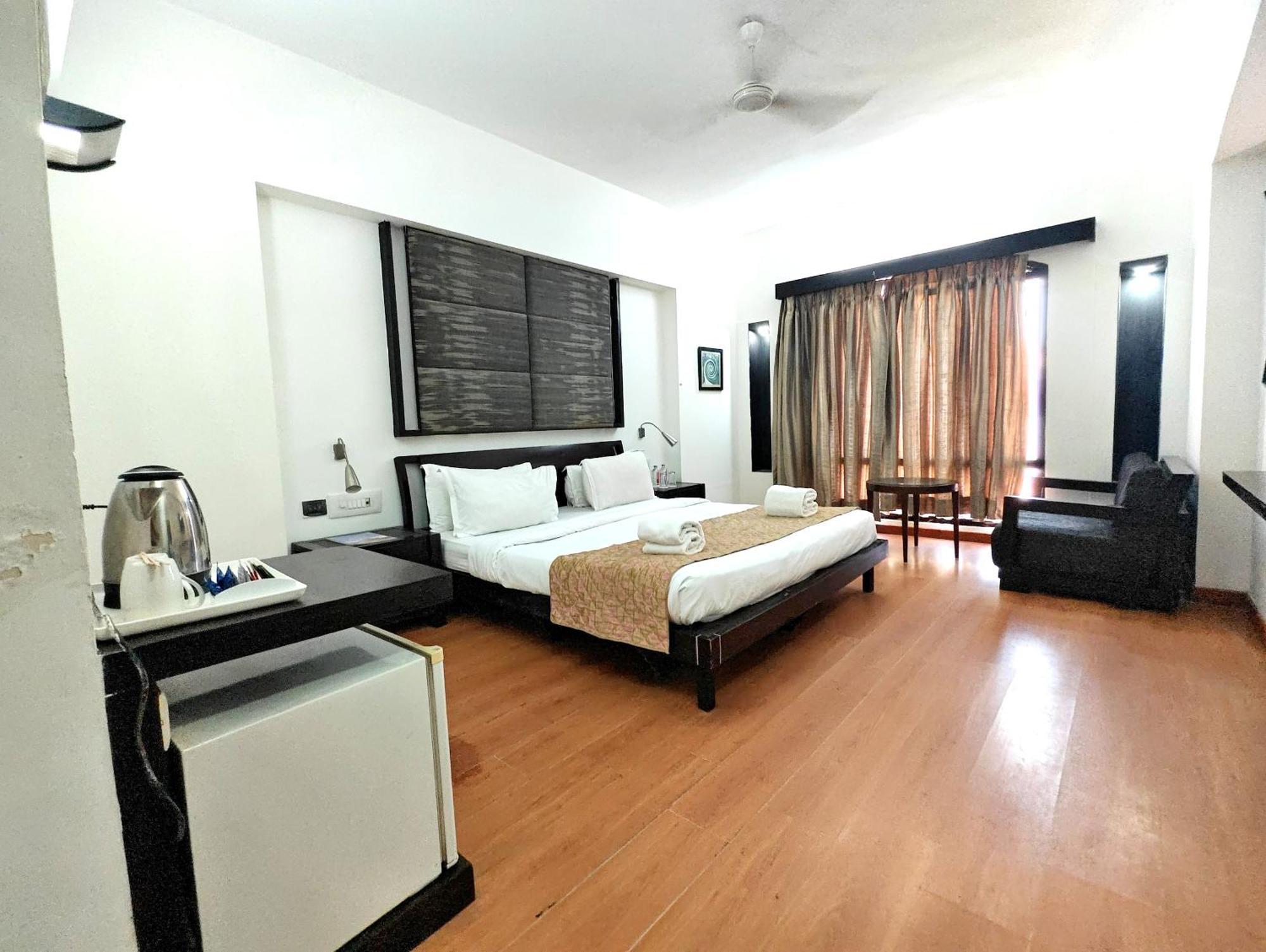 The Sky Imperial, Gandhinagar Hotel Bagian luar foto