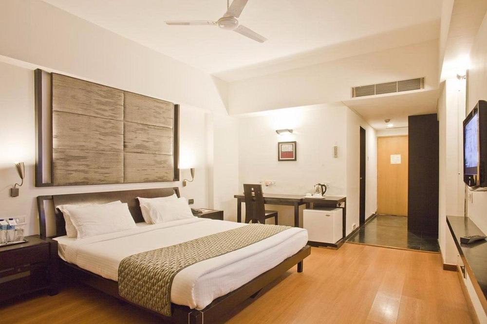 The Sky Imperial, Gandhinagar Hotel Bagian luar foto